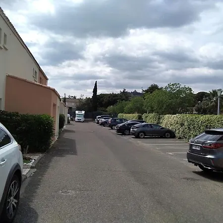 Avec Jardin, Piscine, Sauna, Proche De La Et Du Village Naturiste * Agde