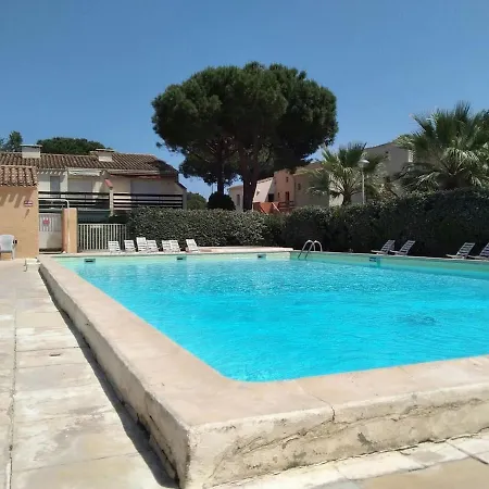 Avec Jardin, Piscine, Sauna, Proche De La Et Du Village Naturiste *