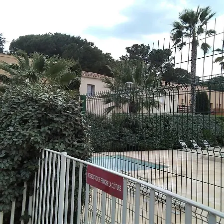 Avec Jardin, Piscine, Sauna, Proche De La Et Du Village Naturiste Apartment