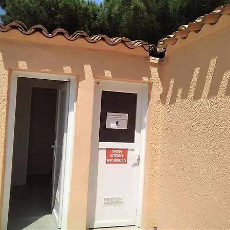 Avec Jardin, Piscine, Sauna, Proche De La Et Du Village Naturiste *