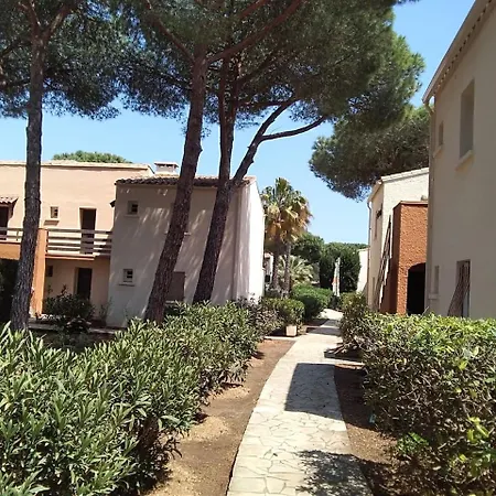 Avec Jardin, Piscine, Sauna, Proche De La Et Du Village Naturiste Apartment